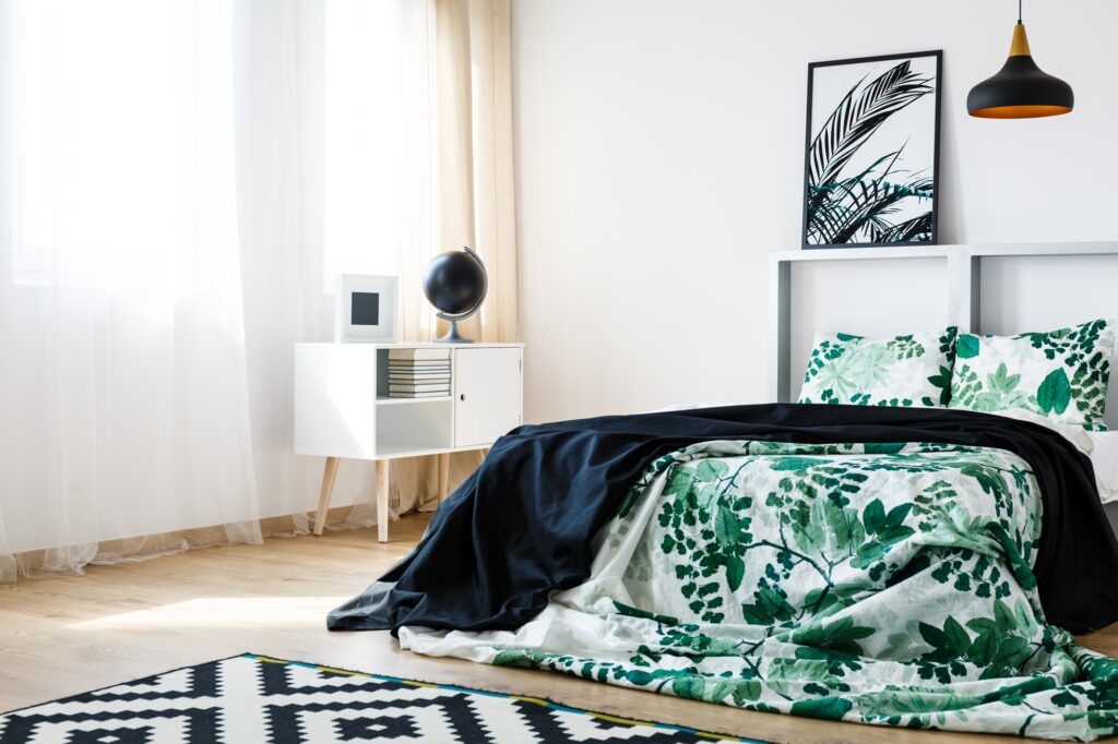 Bedding with plant design
